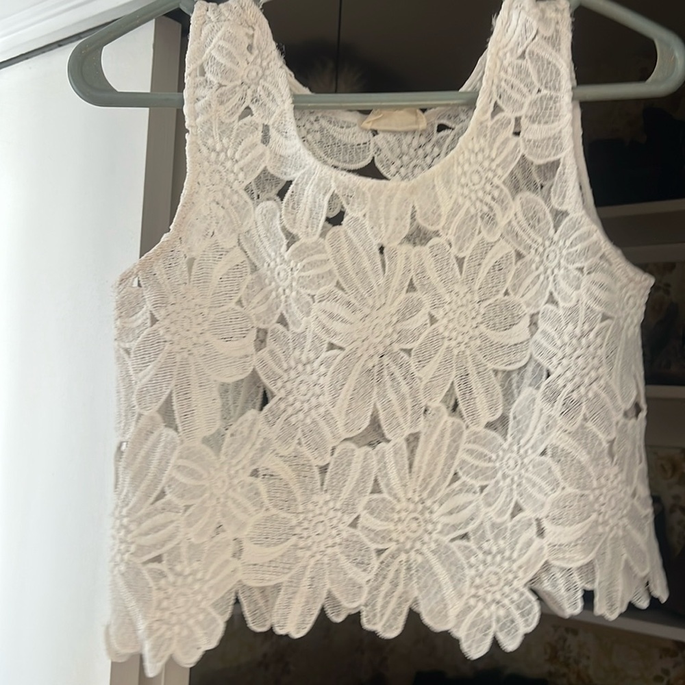 Unique white floral tank!